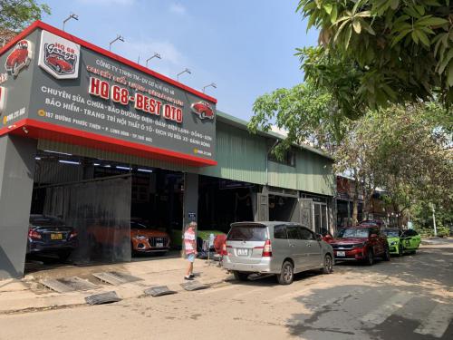 Garage HQ68